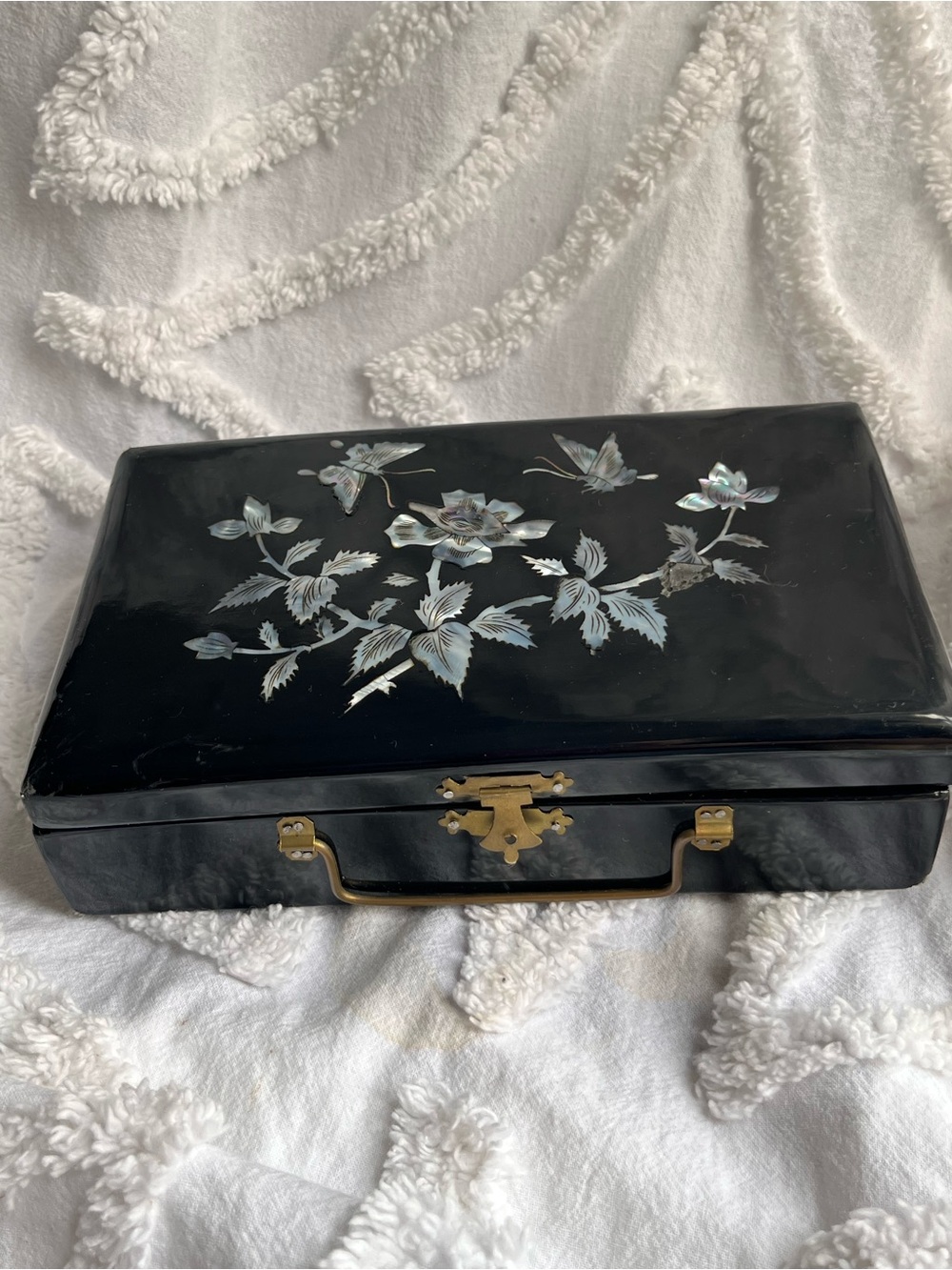 Vintage Black Lacquer Jewelry/Trinket Box with Mother of Pearl Inlay